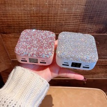 批发水钻化妆镜充电宝迷你可爱美妆镜镶钻充电宝自带线移动电源