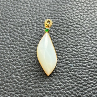 Fubei Diamond Jewelry [18K Gold Inlaid with Natural Hetian Jade Pendant] the Size of the Loose Stone Is about 30-13.9-11mm