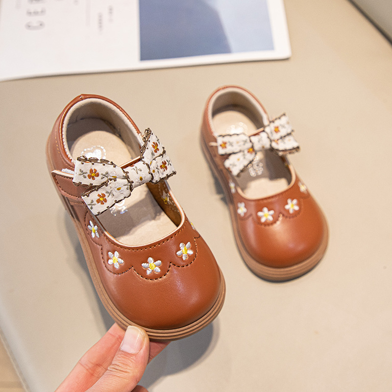 Zapatos de cuero para niñas zapatos de princesa de arco para niños primavera y otoño 2024 nuevos zapatos para niñas zapatos de sol para bebés image 3