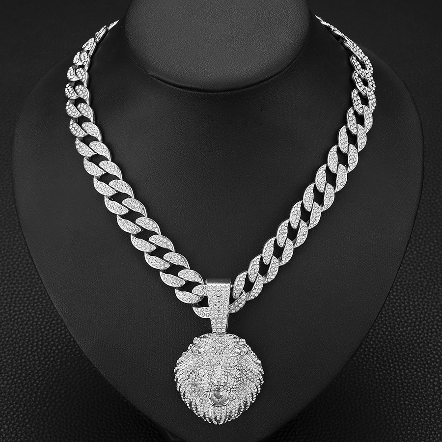 Collar de cadena cubana con colgante de cabeza de león estéreo de diamantes completo personalizado para hombre, cadena de clavícula de moda hip-hop europea y americana
