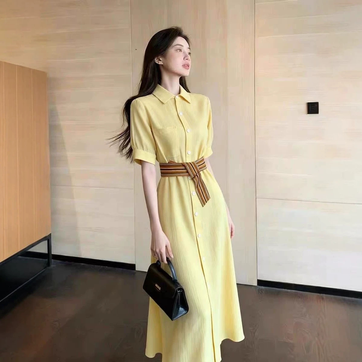 Đầm sơ mi nữ tay ngắn màu vàng dáng suông midi — màu vàng chi tiết 4