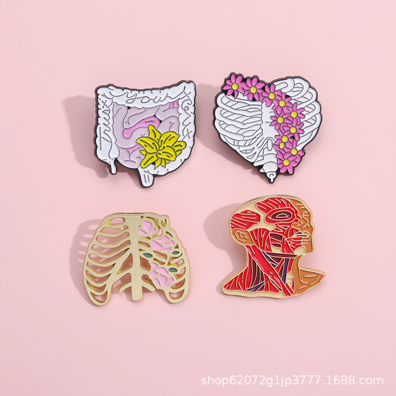 Heart, Skull Pattern Cartoon Style Pin Heart Skull Alloy Stoving Varnish Unisex Brooches
