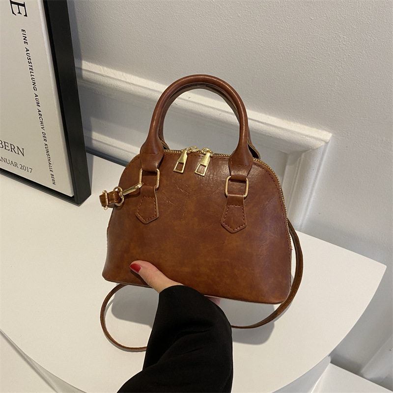 Popular and minimalist 2024 winter leisure new fashionable and western-style texture single shoulder crossbody shell women's bag_voghion.com
