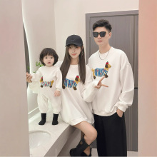 亲子装秋季卫衣2025新款一家四口婴儿刺绣小狗家庭出游母女母子装