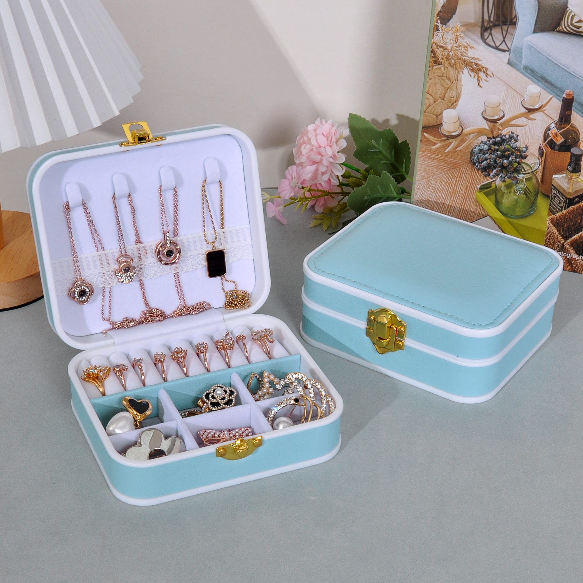 흰색 가장자리 하늘색, 잠금 장치가 있는 새로운 스타일 13.5*11.5*5.2CM