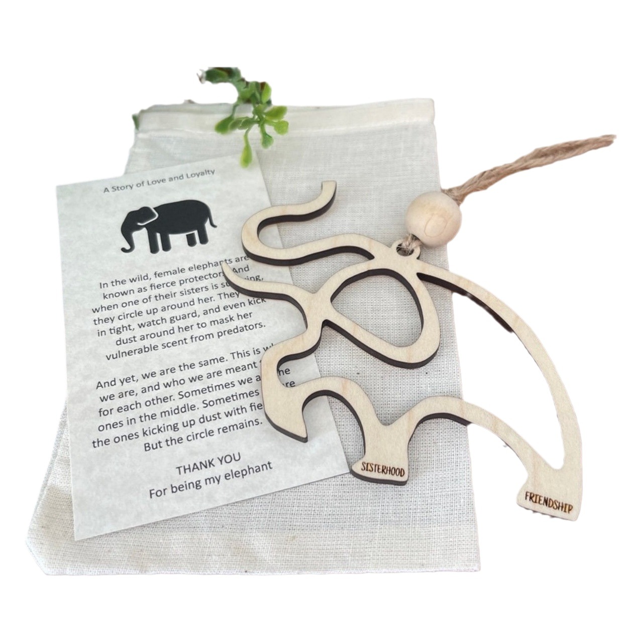 Todas son historias prefabricadas de amor y lealtad, regalos de decoración de madera de elefante, colgantes de animales de hermandad y amistad.