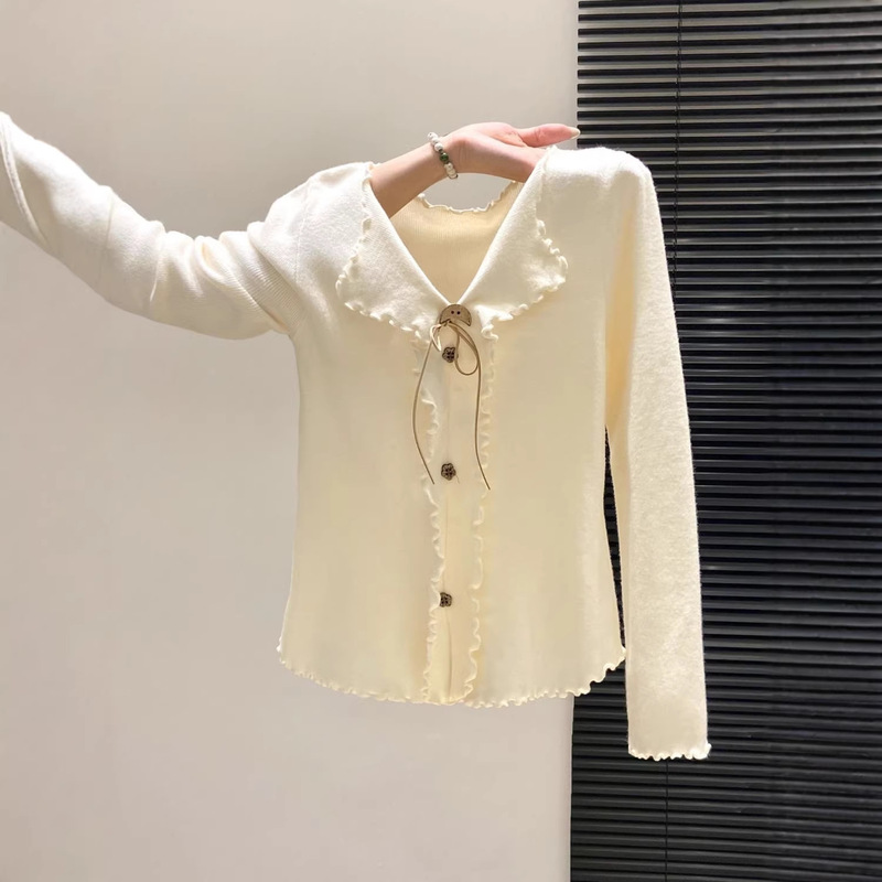 Pure Desire V-Neck Ruffled Edge Thermal Long-Sleeve T-Shirt for Women, New Spring and Autumn Style, Buttoned, Slim Fit, Flattering Base Layer Top Pure Desire V-Neck Ruffled Edge Thermal Long-Sleeve T-Shirt for Women, New Spring and Autumn Style, Buttoned, Slim Fit, Flattering Base Layer Top