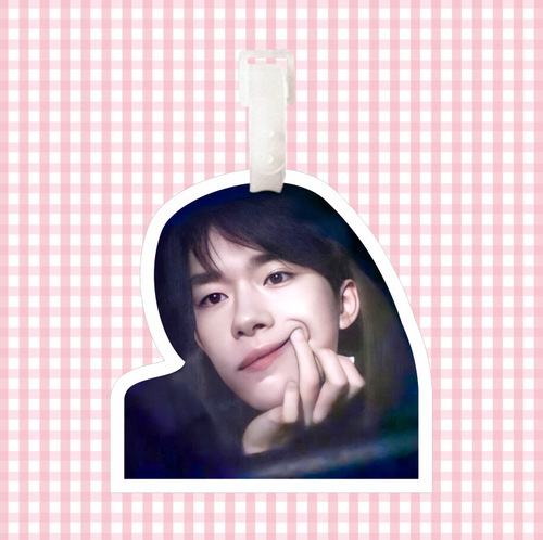 Yi Yangqian Schoolbag Pendant Luggage Tag Suitcase Boarding Clip Celebrity Accessory Same Version Keychain