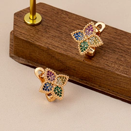 项链;耳环;手链