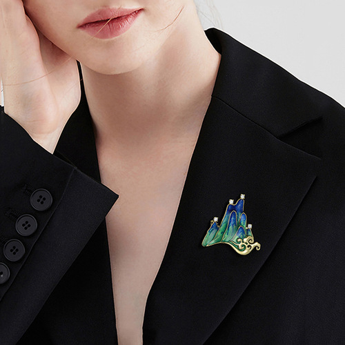 Design-oriented niche Chinese-style Jiangshan Yunqi brooch, high-end women's exquisite enamel pin, Western-style accessories