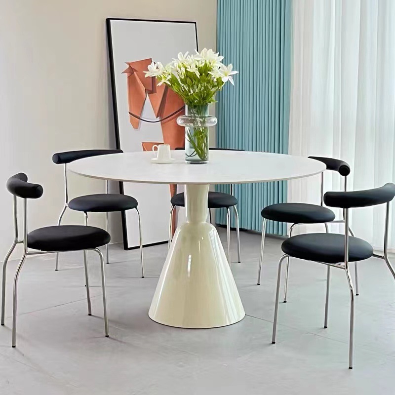 Mesa de comedor redonda de estilo nordico francés, mesa de comedor de estilo crema de lujo ligera, mesa de comedor redonda de tablero de roca roja, combinación de mesa y silla