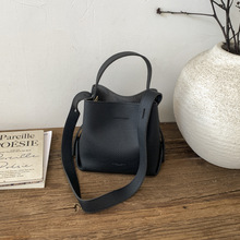 ��֦�y�������Ůʽ2026�¿�n��С��ˮͰ���ٴ�ins�μ�б���