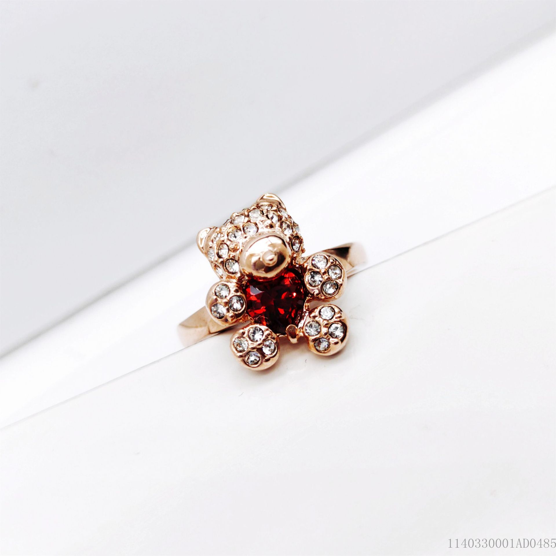 �պ���Լ���Կ�ͨС������ˮ����ָ�ɰ�����õ���ɫŮ����ָ����