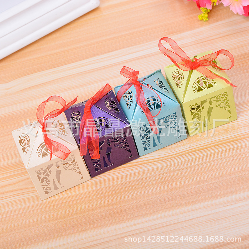 亚马逊新款新娘新郎喜糖盒婚庆激光镂空丝带伴手礼婚礼糖果盒批发