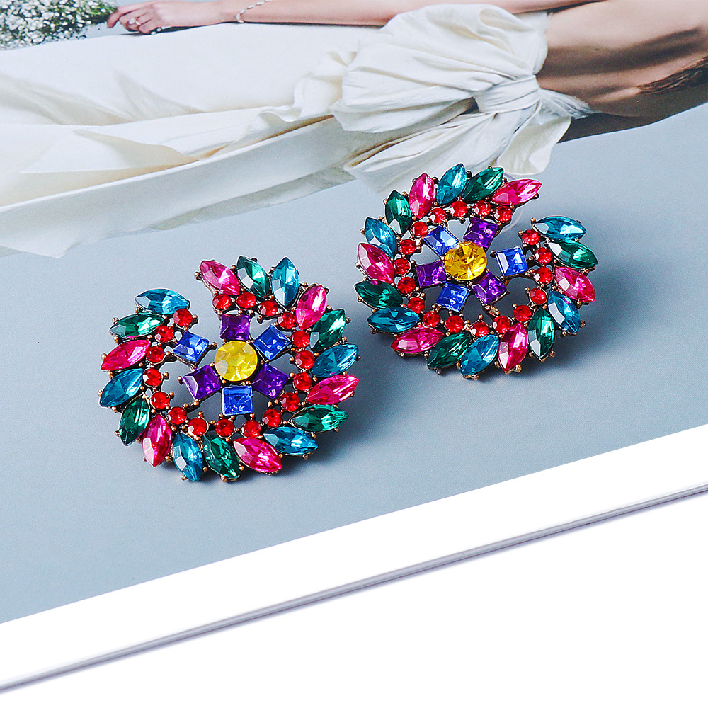 European And American New Alloy Diamond-studded Sunflower Earrings Female display picture 6