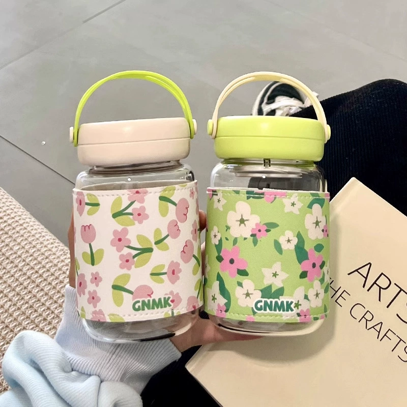 Оптовая дропшиппинг высококачественная милая и свежая стеклянная кружка для воды с разделителем для чая для женщин, модная офисная кружка 2025 года