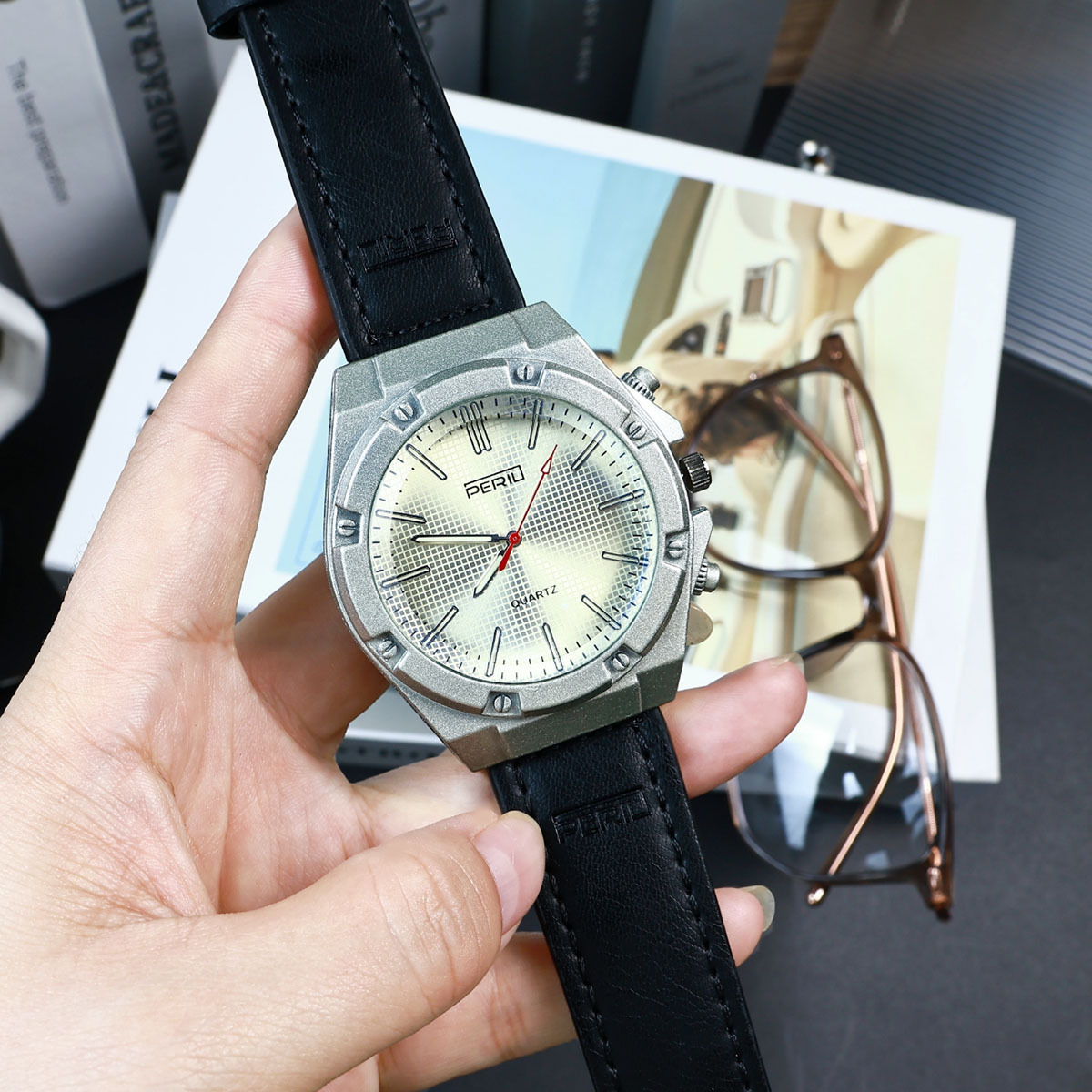 Disc Watch Simple Belt Retro Luminous Pointer High-End Large Dial Casual Versatile Trendy Quartz Watch