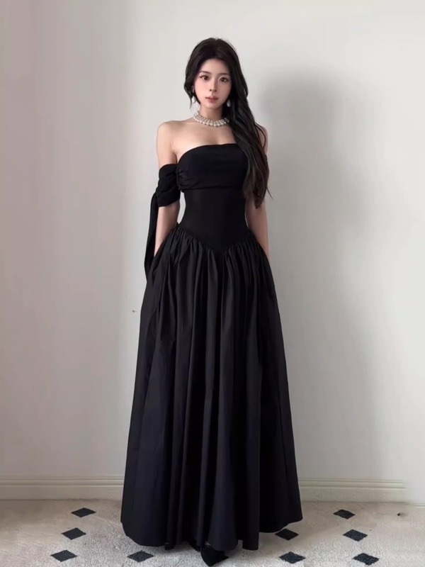 フレンチヘップバーンスタイルのワンショルダーリボン大きなスカートの黒のドレス女性のための夏の新しいスタイル痩身気質|undefined