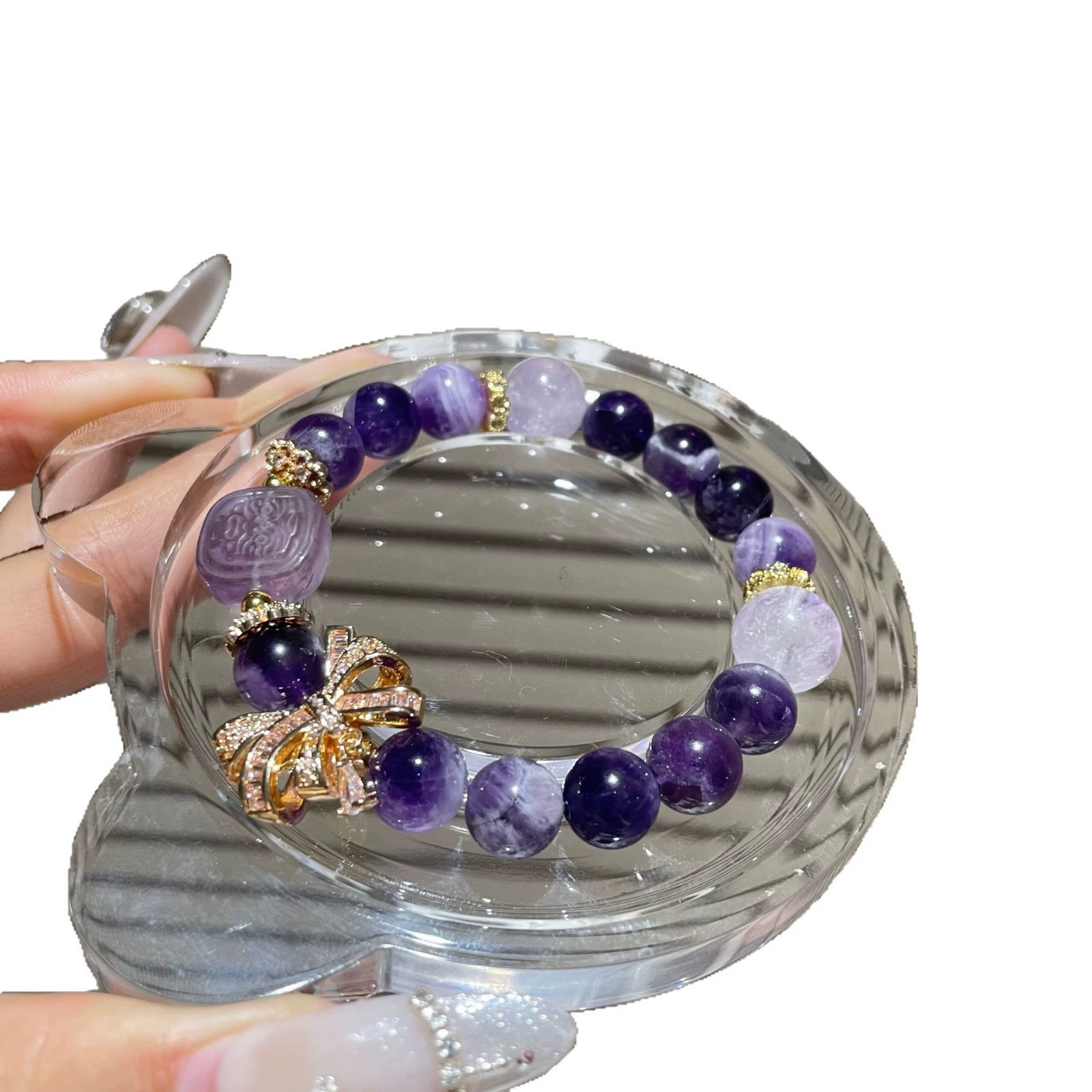 Organic crystal bracelet with amethyst, golden accessory with bow, high-quality style