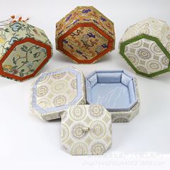 新作ジュエリー八角形天地蓋刺繍ブレスレットケース古風文遊び手串収納ケースブレスレット包装アクセサリーケース
