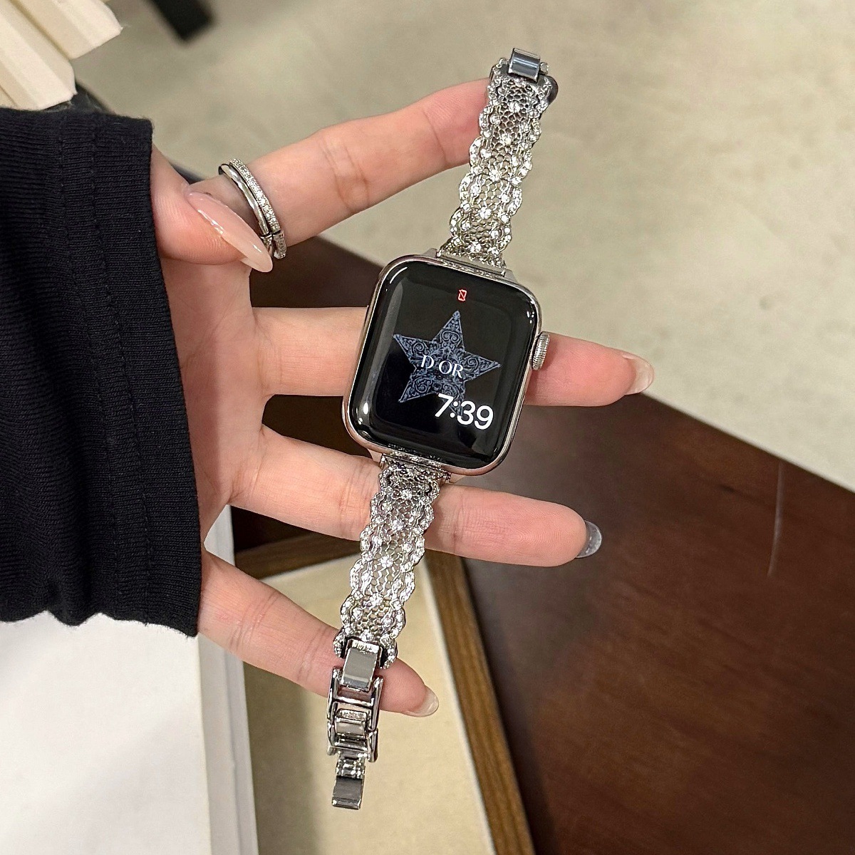 Suitable for Apple Watch Apple S10 Watch Strap 9Th Generation Iwatch8 Watch Se Female Lace Flash Diamond Metal S9