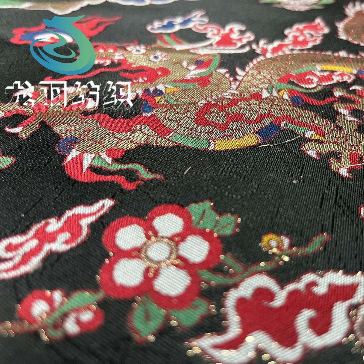 厂家直发新中式国风汉服马面裙提花面料大提花复古风织锦缎色织