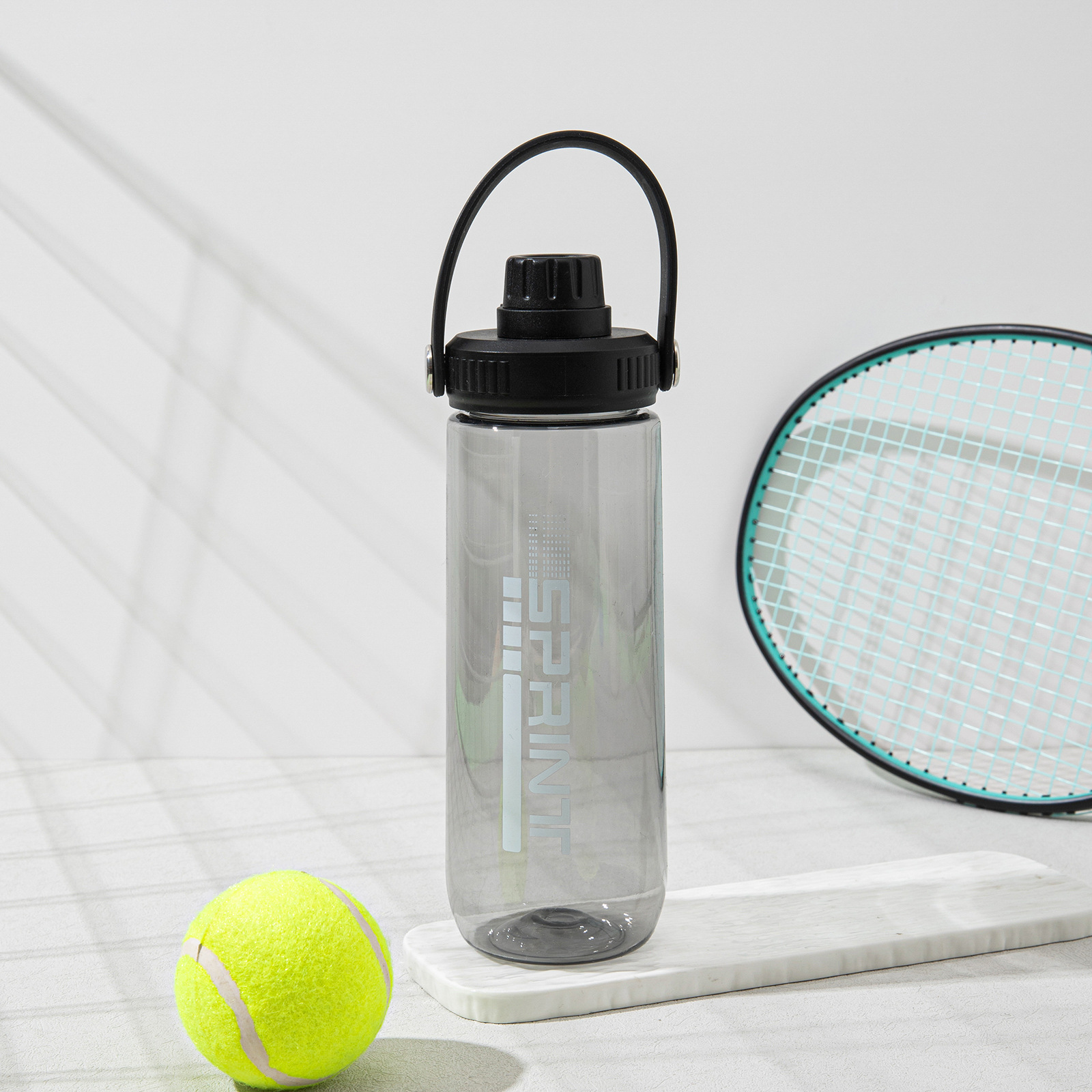 Nuevas tazas de agua deportivas al aire libre transfronterizas al por mayor tazas de plástico portátiles de gran capacidad de verano para niños y niñas de alto valor facial hervidor de agua