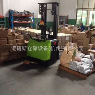 Station driving type stacker electric hydraulic loading and unloading lifting forklift handling stacker lifting pedal forklift