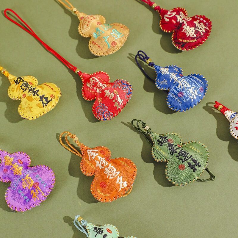 National Trend Cultural and Creative Gifts, Dragon Boat Festival Fragrance Bags, Sachets, Tourist Area Souvenirs, Gourd-Shaped Sachets, Amulet Pendants, Portable Memorabilia National Trend Cultural and Creative Gifts, Dragon Boat Festival Fragrance Bags, Sachets, Tourist Area Souvenirs, Gourd-Shaped Sachets, Amulet Pendants, Portable Memorabilia