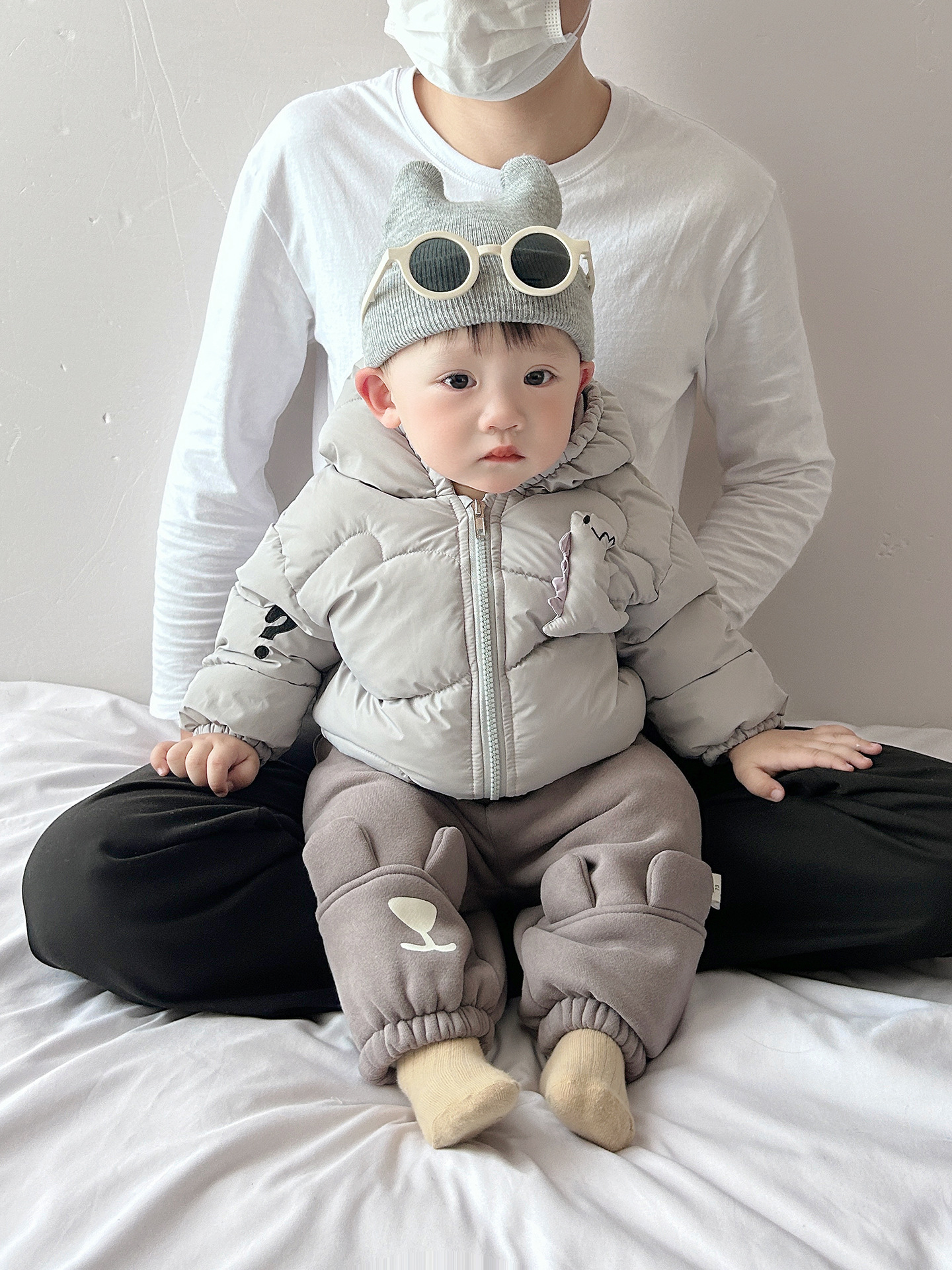Invierno de bebés super lindos ropa de algodón lindos dibujos animados bebés engrosados chaqueta de algodón con capuz chaqueta de algodón cálida abrigo de pluma