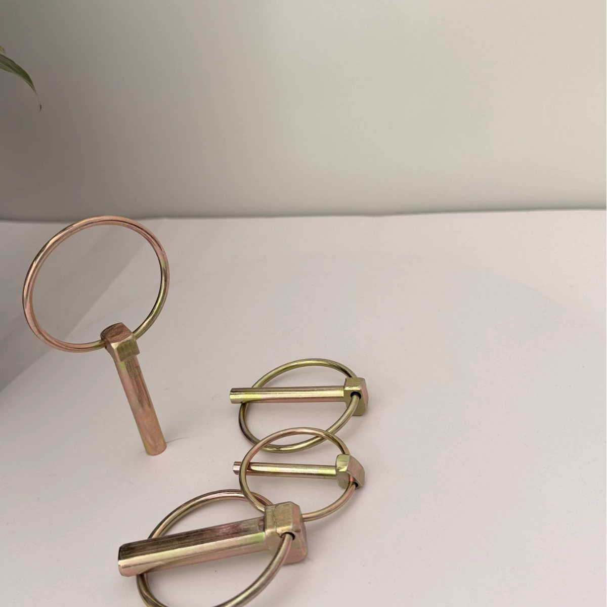 Безопасная булавка, круглая булавка, круглая О-образная булавка, соединительная булавка, стопорная булавка, быстросъемная булавка, безопасная булавка, позиционирующая булавка.