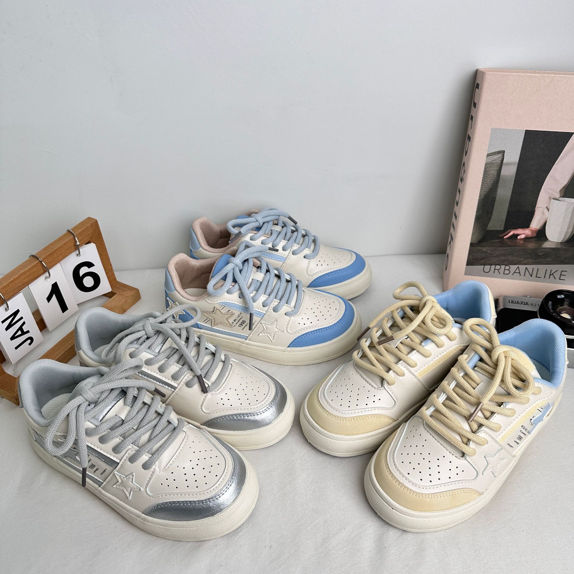 Zapatos de lona de estrellas de onda lejana para mujer 2025 primavera nuevo estilo de estudiante zapatos de lona deportivos casuales de todo fósforo