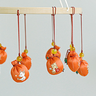 Shan Yutang carries cute Zodiac transfer beads silk embroidery small ball sachet mobile phone bag hanging ornaments
