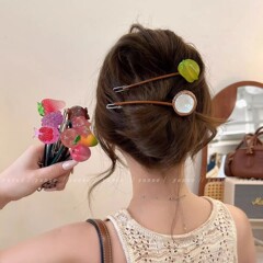 女性の後頭部用サマーフルーツヘアピン、ワンラインカエルバックル、高級感のある2025年新作ヘアクリップ、髪の量が少ないヘアクリップ