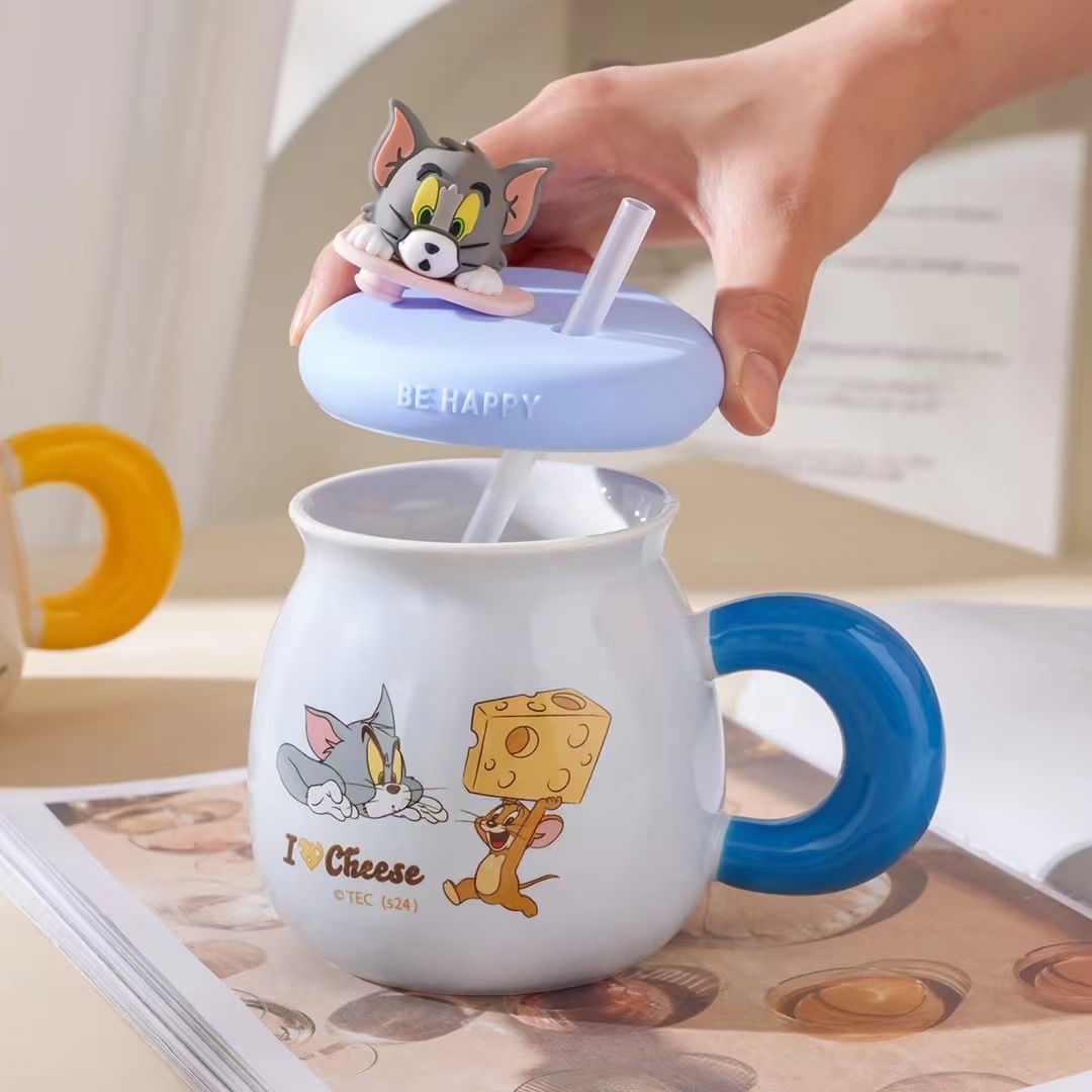 Creativo auténtico autorizado gato y ratón taza de cerámica de dibujos animados taza de agua de paja acompañante regalo de alto valor de taza de desayuno