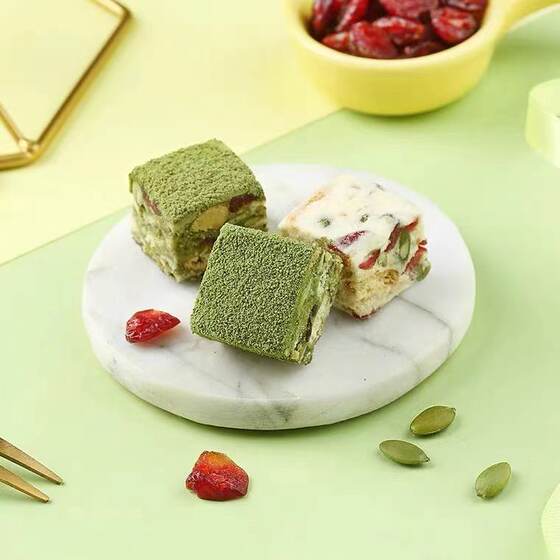 Herbal Snowflake Crisp 200g Box Gauge 22 Pack Net Red Snack Cake Matcha Cow Tiaifu Biscuit Shaqima Candy