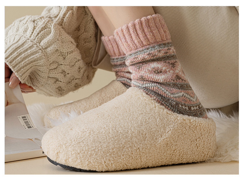 Women's Gender Retro Style Retro Women's Geometric Wool Crew Socks A Pair
