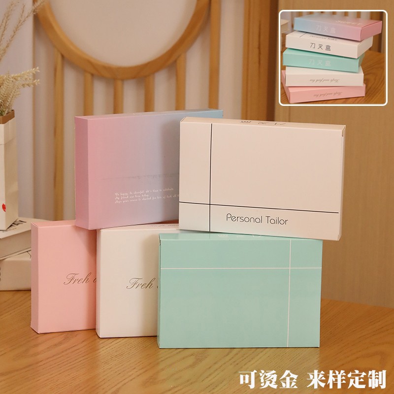 Postal gratuito, caja de embalaje de cubiertos de pastel de cumpleaños, caja de cuchillo de pastel desechable, caja de cuchillo de vela, caja de placa de tenedor, soporte de sello en caliente