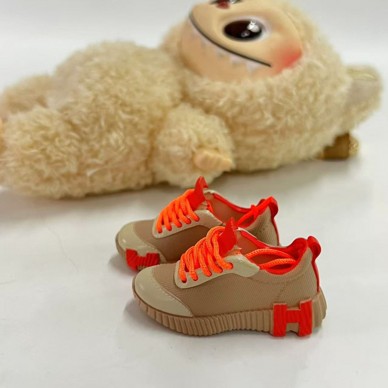 LABUBU Zapatos Rabu Ropa de bebé 17cm felpa vinilo bolso de muñeca colgante para zapatos desnudos caja ciega