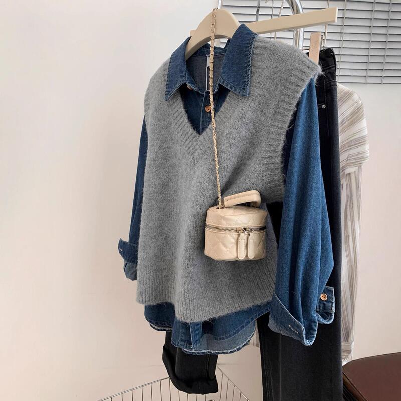Gray Japanese Style V-Neck Knitted Vest for Women in Autumn and Winter 2025 New Sweater Vest Shirt Layered Two-Piece Set Gray Japanese Style V-Neck Knitted Vest for Women in Autumn and Winter 2025 New Sweater Vest Shirt Layered Two-Piece Set