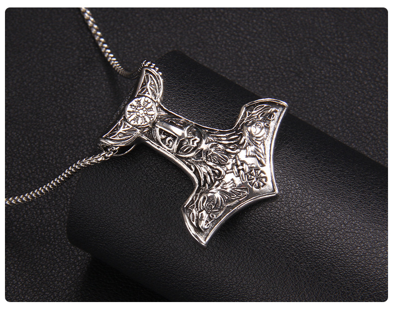 Retro Solid Color Stainless Steel Alloy Plating Unisex Pendant Necklace 1 Piece