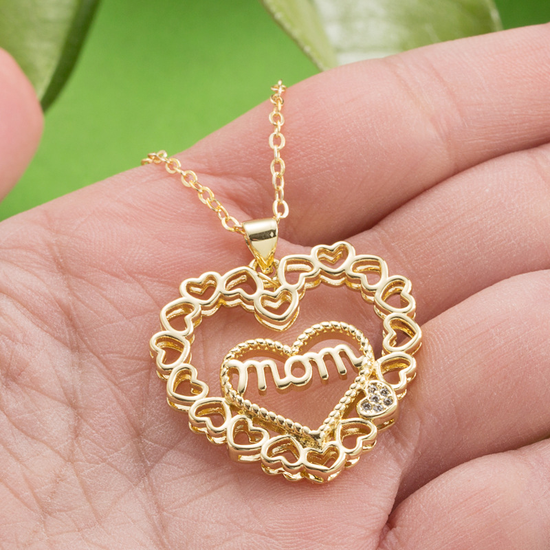 Fashion Letter Mom Heart-shaped Copper 18k Gold-plated Inlaid Zircon Necklace display picture 2