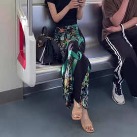 绿色复古冰丝印花大码半身裙2025夏季新款高腰显瘦后开叉气质伞裙