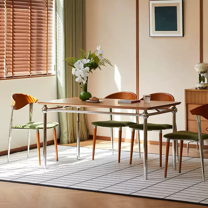 Mesas y sillas de comedor de madera maciza de acero inoxidable medieval Combinación de rectángulo para el hogar, tamaño pequeño, mesa de comedor de estilo retro para 6 personas