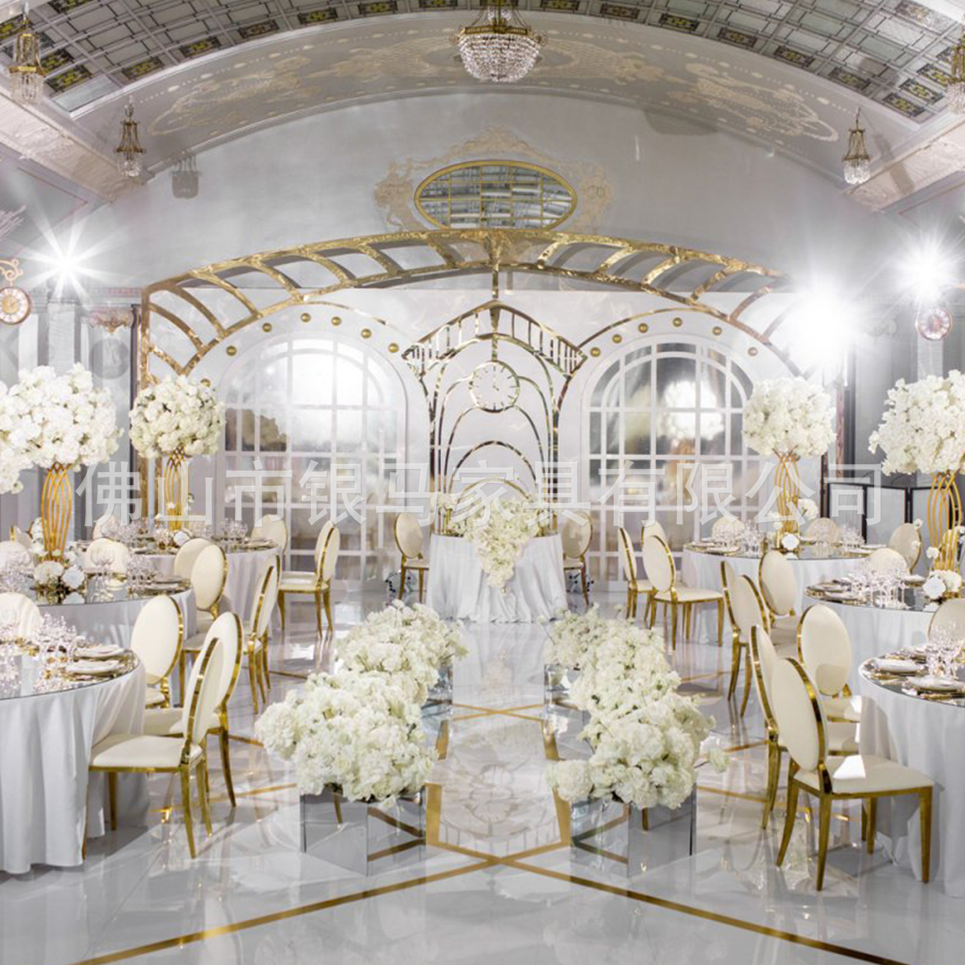 Fábrica al por mayor Hotel banquete boda comedor silla boda galvanoplastia Silla de acero inoxidable Bolsa De Oro suave Silla de comedor de cuero