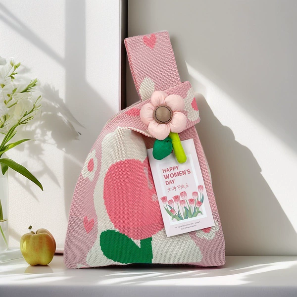 Tulip powder + flower powder + brooch + tag