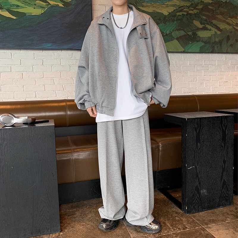 Casual Sports Suit for Men, Japanese Trendy Brand Cardigan Sweatshirt, Men's Outfit Paired with a Stylish Couple's Outfit. in Stock Casual Sports Suit for Men, Japanese Trendy Brand Cardigan Sweatshirt, Men's Outfit Paired with a Stylish Couple's Outfit. in Stock