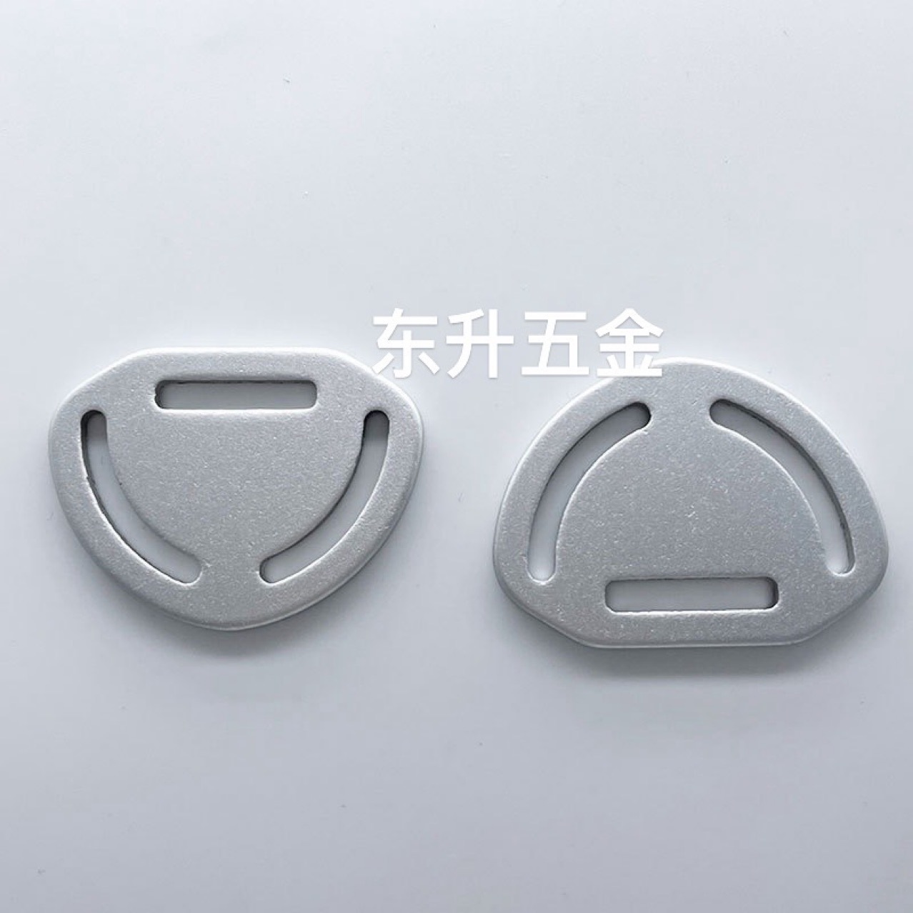 铝合金弧面三边调节扣箱包头盔扣五金配件三角扣批发