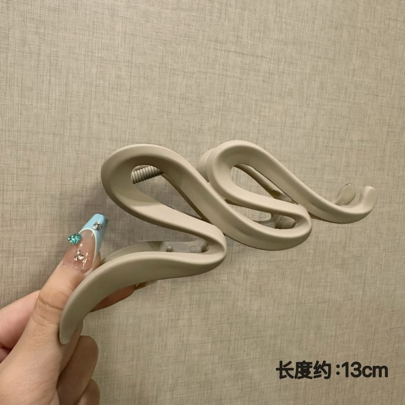 日系高级可爱い透白ポイントファッション多発甘い量大きいサイズ后头部サメ少女ヘアクリップ髪饰り|undefined
