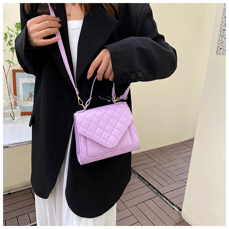 Femmes Moyen Faux Cuir Couleur Unie Vêtement De Rue Carré Boucle Magnétique Sac Carré display picture 9